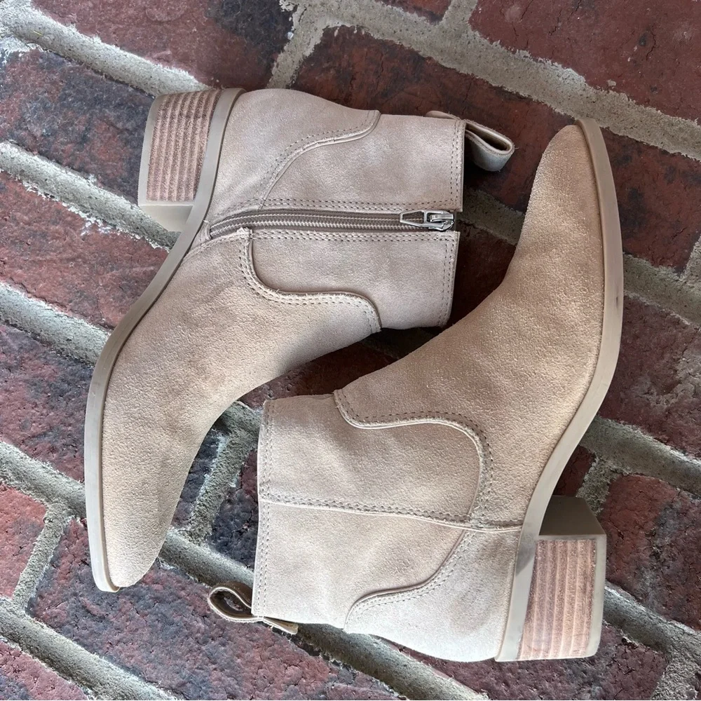 Dolce Vita Able Suede Western Style Bootie-size 6.5